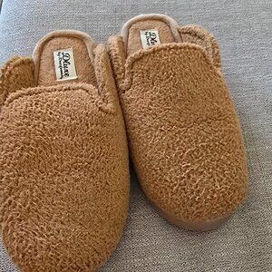 Dluxe by Dearfoams Women's Saffron Teddy Scuff Slippers Size Large